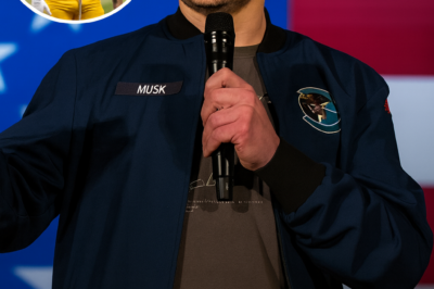 BREAKING NEWS: Elon Musk Stuns the Sports World With a $250,000 Reward   and a Life-Changing Offer   After Giants Player’s Selfless Act Goes Viral